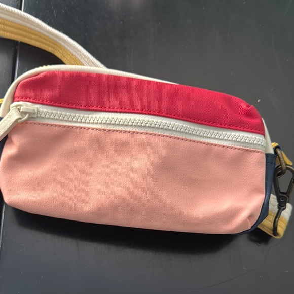 Marine Layer Pink and Yellow Crossbody Bag Sleek Design - Picture 4 of 6